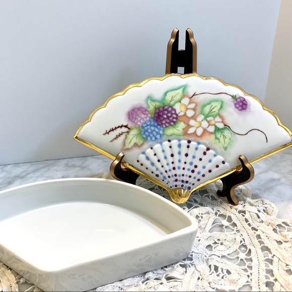 Porcelain Fan Shaped Trinket Box Vintage - Picture 7 of 9